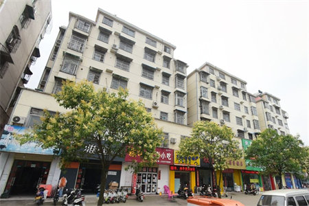 南马路商城带60平方阳台的107平四室个人房源出售